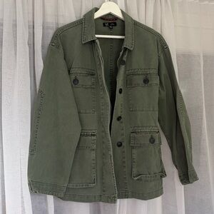 Zara Green Cargo Jacket with Relaxed Fit and Collared Neckline